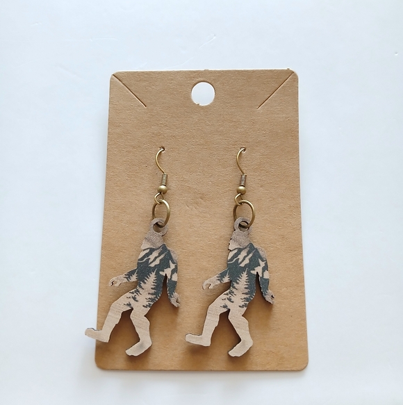 Fashion Jewelry Bigfoot Earrings in Black and Tan - Picture 2 of 3